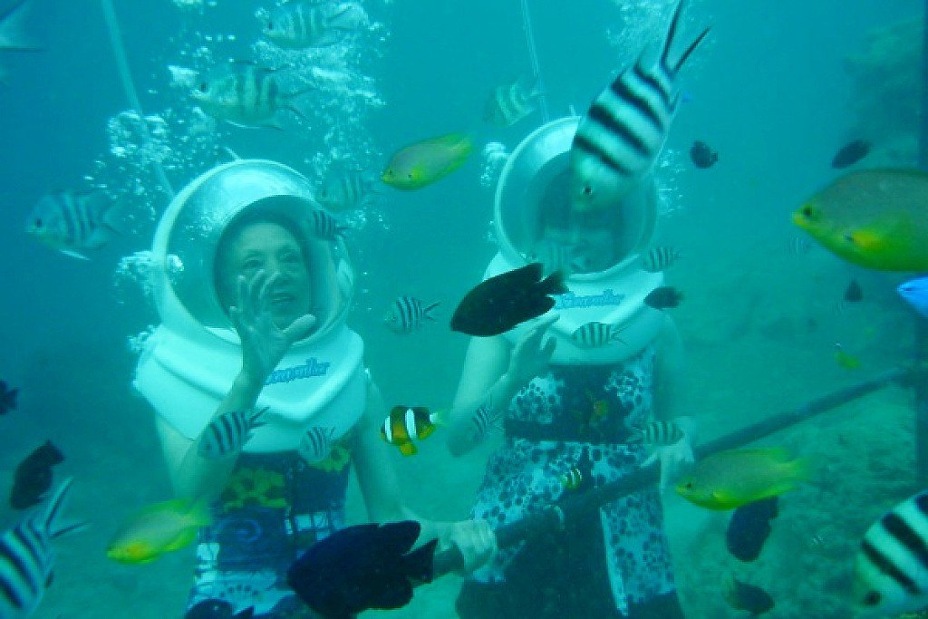 シーウォーカーはセブ島のマリンアクティビティで大人気